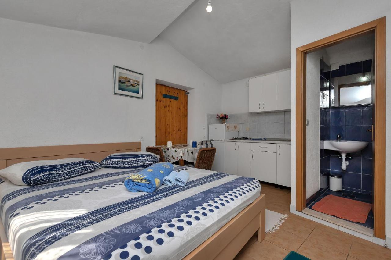 Apartments Nikola Bogomolje Bagian luar foto