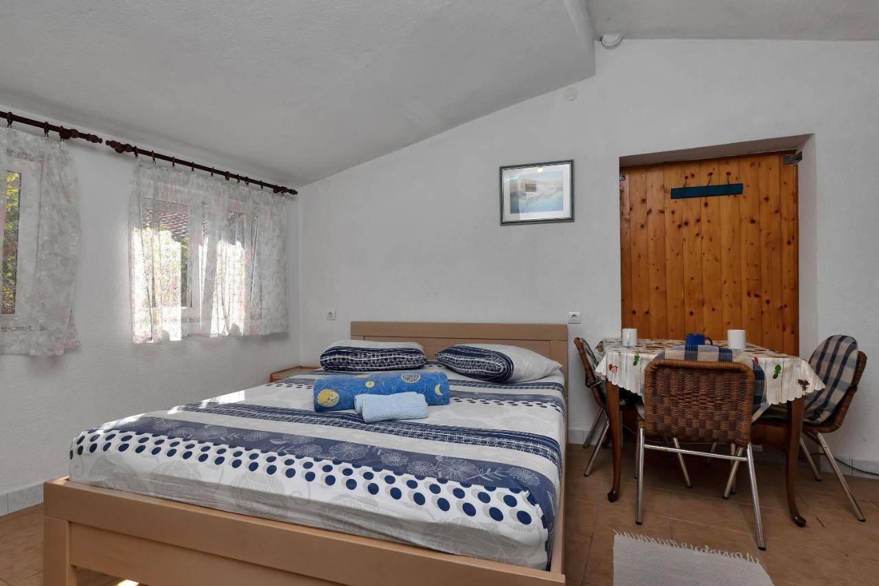 Apartments Nikola Bogomolje Bagian luar foto