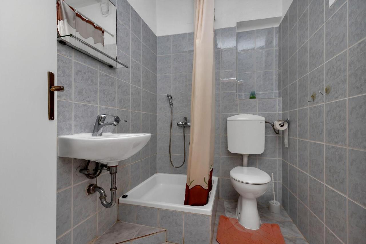 Apartments Nikola Bogomolje Bagian luar foto