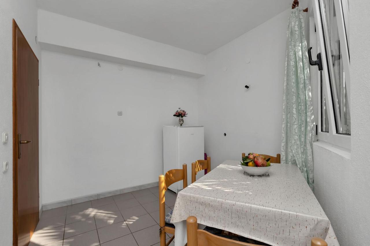 Apartments Nikola Bogomolje Bagian luar foto