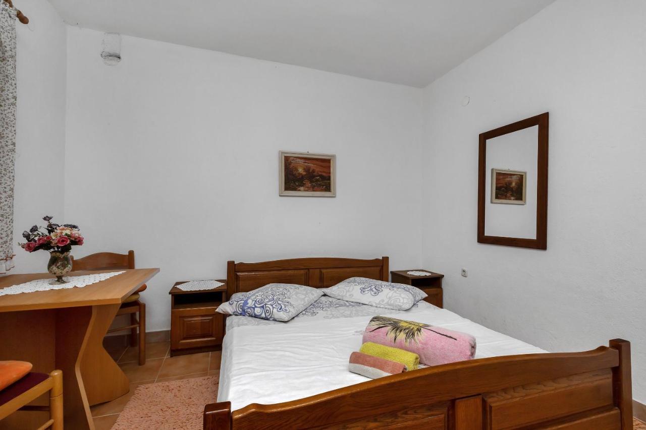 Apartments Nikola Bogomolje Bagian luar foto